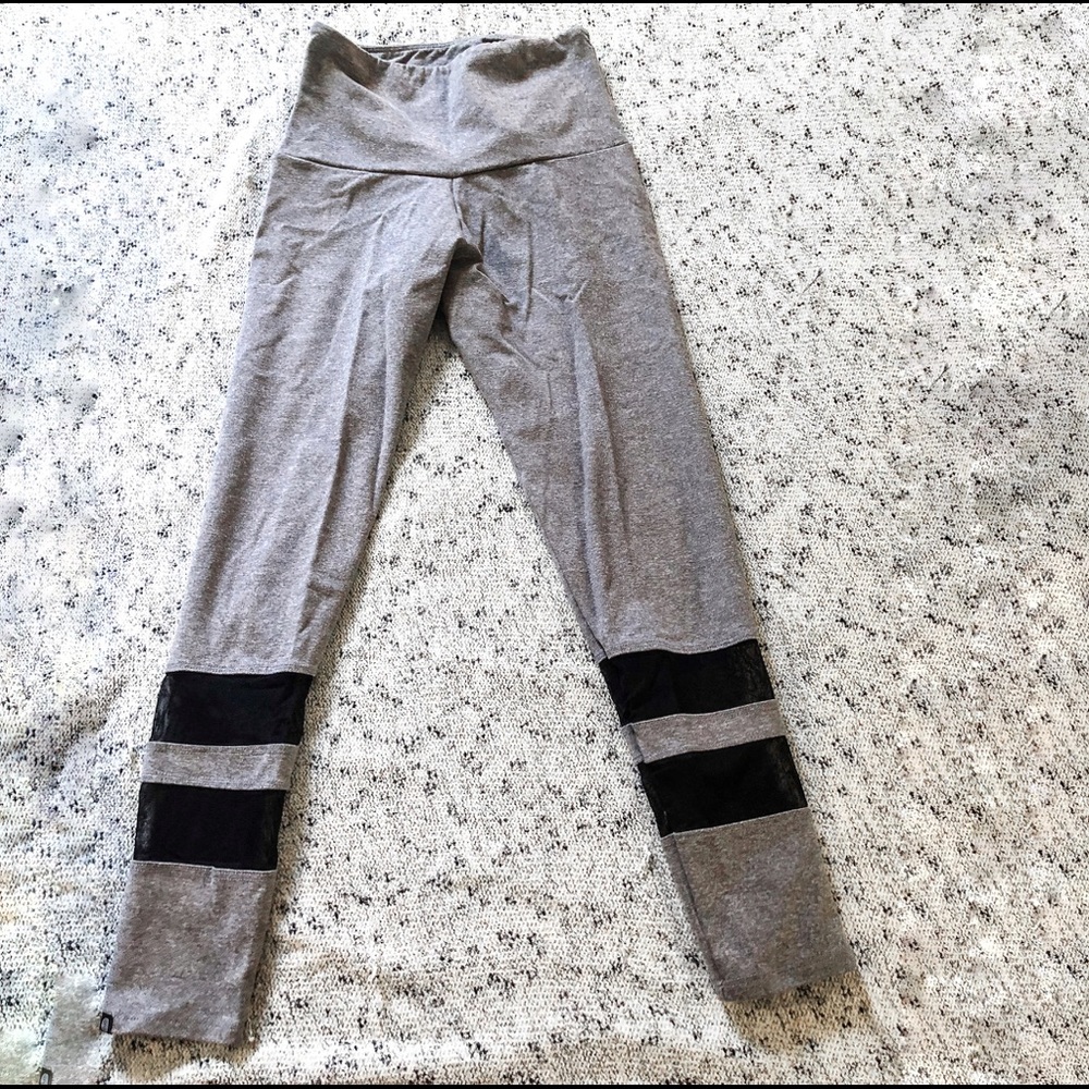 Onzie Gray & Black Mesh Legging size XS